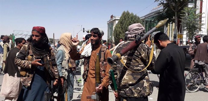 Talibanes en la ciudad afgana de Ghazni.