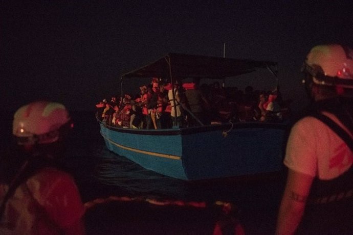 Rescate de una embarcación con migrantes por parte del 'Geo Barents'