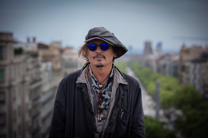 Archivo - El actor Johnny Depp posa después de la rueda de prensa de presentación de la película El fotógrafo de Minamata' en la quinta edición del BCN Film Fest, a 16 de abril de 2021, en Barcelona (España). 