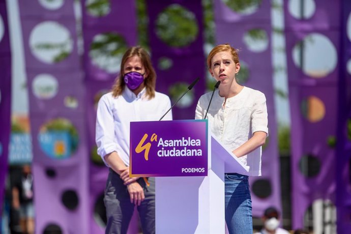 Archivo - El secretario general de Podemos en CyL, Pablo Fernández y la dirigente, Lilith Verstrynge intervienen en la IV Asamblea Ciudadana Estatal de Podemos, a 12 de junio de 2021, en el Auditorio Parque de Lucía de Alcorcón, Alcorcón, Madrid, (Españ