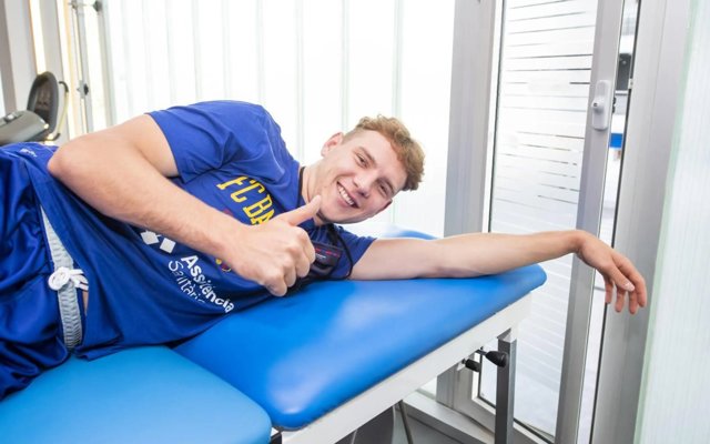 El nuevo jugador del Barça de baloncesto Rokas Jakubaitis en la revisión médica de pretemporada