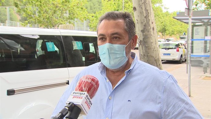 Archivo - Imagen de archivo del presidente de la Federación del Profesional del Taxi de Madrid, Julio Sanz García.