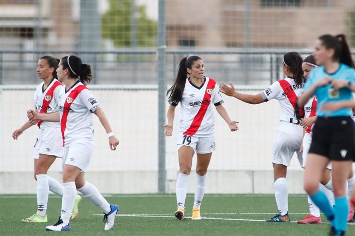 Archivo - Las jugadoras del Rayo Vallecano celebran un gol la pasada temporada en la Primera Iberdrola 2020-2021