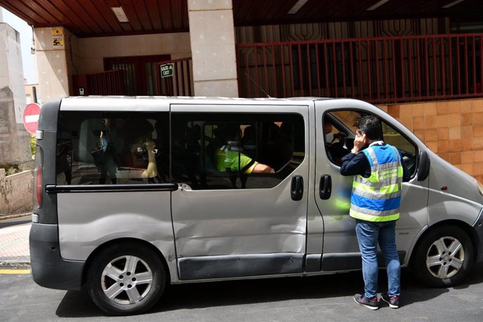 Furgoneta con menores marroquíes a las puertas del juzgado