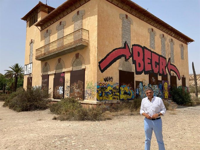 El portavoz del Grupo Municipal de Ciudadanos (Cs) en el Ayuntamiento de Almería, Miguel Cazorla, en el Cortijo de los Góngora.