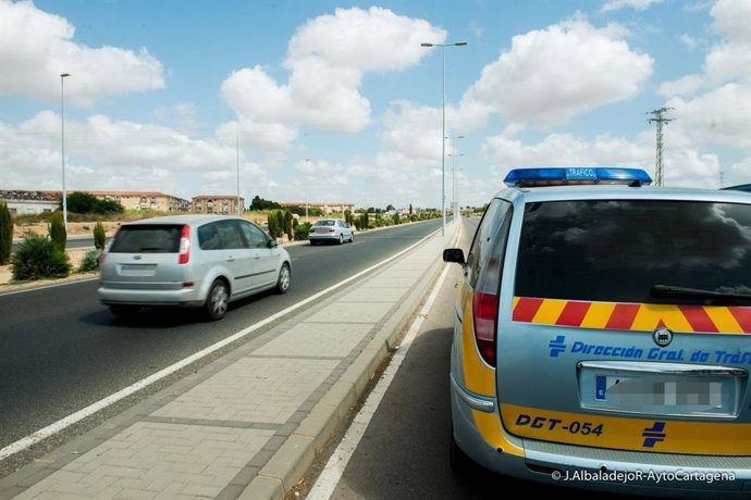 Archivo - CONTROL VELOCIDAD GUARDIA CIVIL TRÁFICO