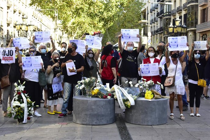 Archivo - Arxivo - Imatge d'arxiu de l'homenatge en Les Rambles amb motiu del tercer aniversari de l'atentato terrorista del 17 d'agost de 2017.