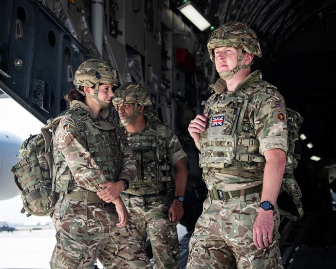 15 August 2021, Afghanistan, Kabul: Members of the 16 Air Assault Brigade arrive in Kabul as part of a 600-strong UK-force sent to assist with Operation PITTING to rescue British nationals in Afghanistan amidst the worsening security situation there. Ph