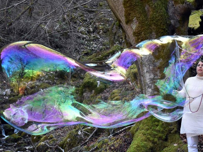 COMUNICADO: Vallsur acoge un espectáculo de burbujas gigantes para toda la familia