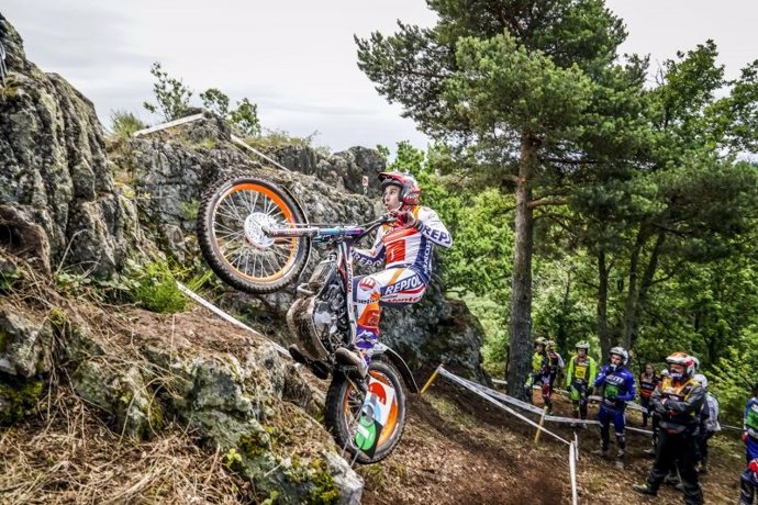 El piloto español de trial Toni Bou (Repsol Honda) en la cita de TrialGP 2021 de Charade