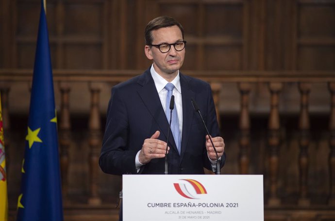 Archivo - El primer ministro de la República de Polonia, Mateusz Morawiecki, interviene en una rueda de prensa junto al presidente del Gobierno, en la XIII Cumbre hispano-polaca, a 31 de mayo de 2021, en Alcalá de Henares, Madrid (España). Durante esta 