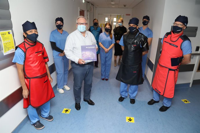 First commercial implantation of the HT Supreme DES at National University of Ireland Galway with members of the Galway University Hospital cath lab team, SINOMED and Synapse team (from left to right): Yoshinobu Onuma, Julie Aimonetti, Prof. Patrick W. 