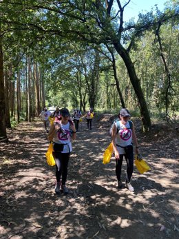 Proyecto Libera realiza el Camino de Santiago en dirección contraria, para concienciar a los peregrinos contra el abandono de basuraleza en el medio ambiente.