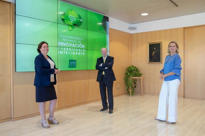 Villalobos, con ocasión de la presentación del Plan Estratégico de Innovación, en foto de archivo.