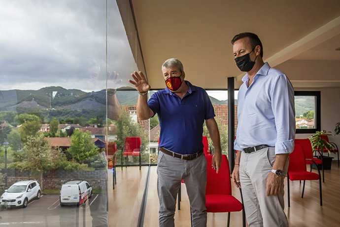 El Consejero De Desarrollo Rural Ganadería, Pesca, Alimentación Y Medio Ambiente, Guillermo Blanco, Realiza Una Visita Institucional Al Ayuntamiento De Liendo