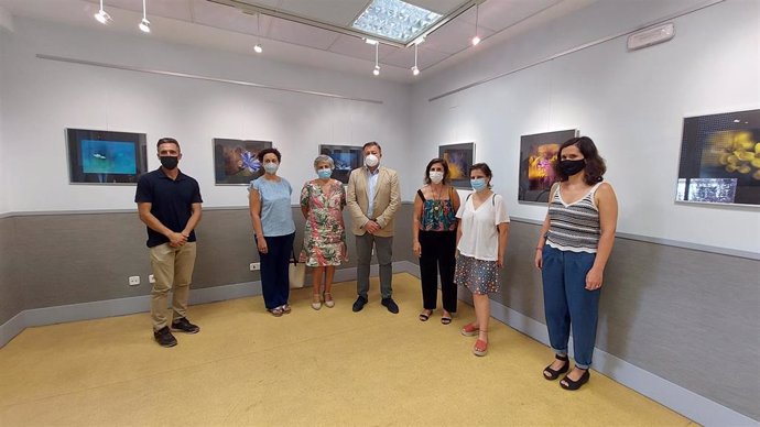 Centro Joven acoge exposición fotográfica organizada por la Asociación de Familiares de Bulimia y Anorexia de Cuenca