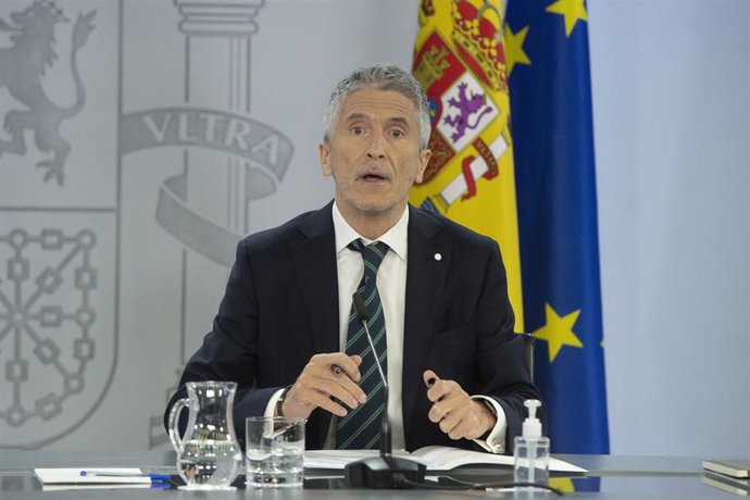 Archivo - El ministro del Interior, Fernando Grande-Marlaska, comparece en una rueda de prensa en Moncloa en mayo
