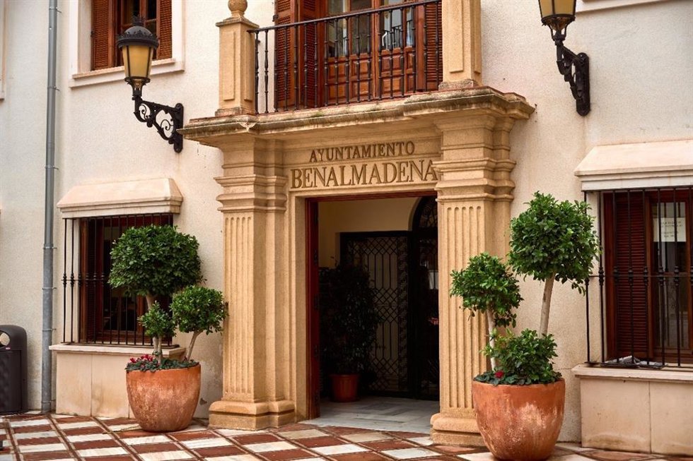 Fachada del Ayuntamiento de Benalmádena