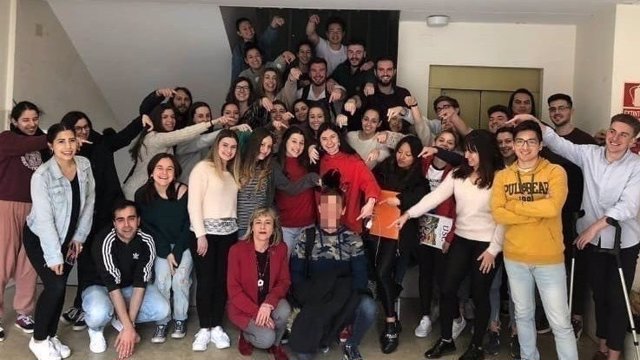 Universitarios recogen firmas en Change.Org para poder traer a España a su excompañero de clase atrapado en Afganistán