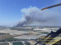 Activado el nivel 1 de alerta por el incendio de Lucena del Puerto (Huelva) por posible presencia de humo en el pueblo