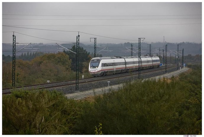Archivo - Tren Intercity de Renfe en una imagen de archivo 