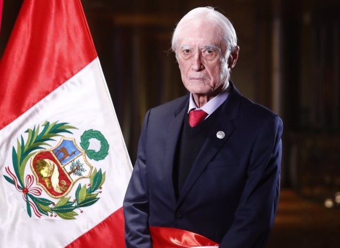 El exministro de Asuntos Exteriores de Perú Héctor Béjar.