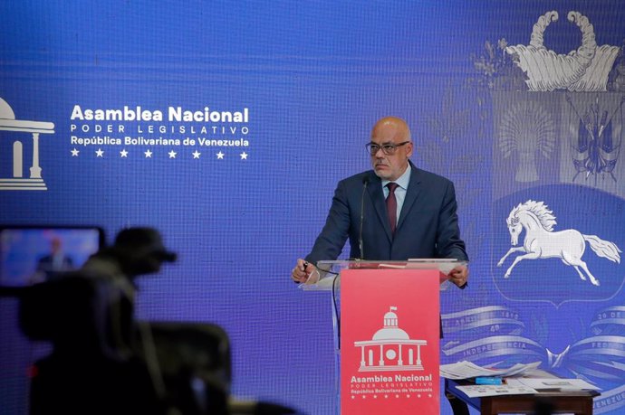 Archivo - 13 July 2021, Venezuela, Caracas: The President of the National Assembly of Venezuela, Jorge Rodriguez speaks during a press conference to comment on a supposed link between the Colombian government and the assassination of President Moise in 