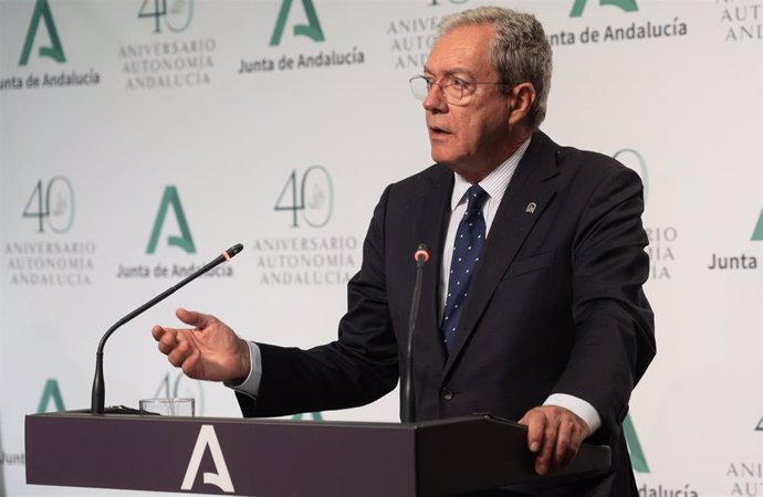 El consejero de Transformación Económica, Industria, Conocimiento y Universidades en una rueda de prensa posterior al Consejo de Gobierno el 3 de agosto de 2021 en el Palacio de San Telmo, Sevilla (Andalucía) (Foto de archivo)