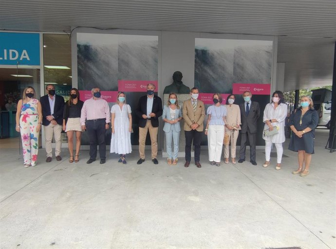 Teresa Mallada, en el centro