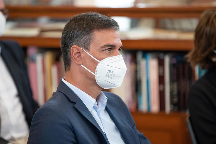 El presidente del Gobierno, Pedro Sánchez, en el acto de celebración del centenario del escritor José Saramago, en la Biblioteca del escritor en 'A Casa', a 11 de agosto de 2021, en Tías, Lanzarote, Canarias (España). El acto, organizado por la Fundació