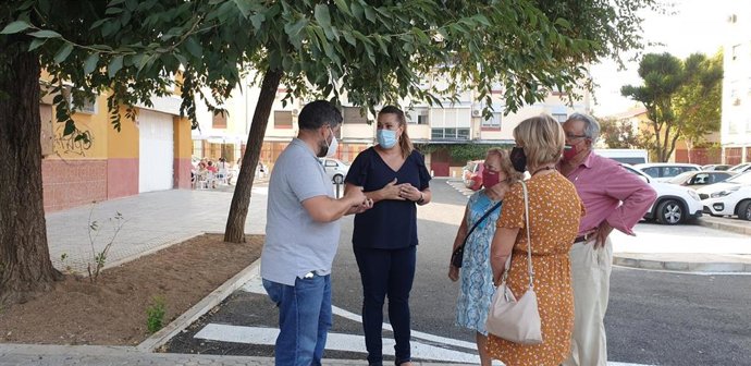 Reunión de la delegada del Distrito Sur con vecinos de La Oliva.
