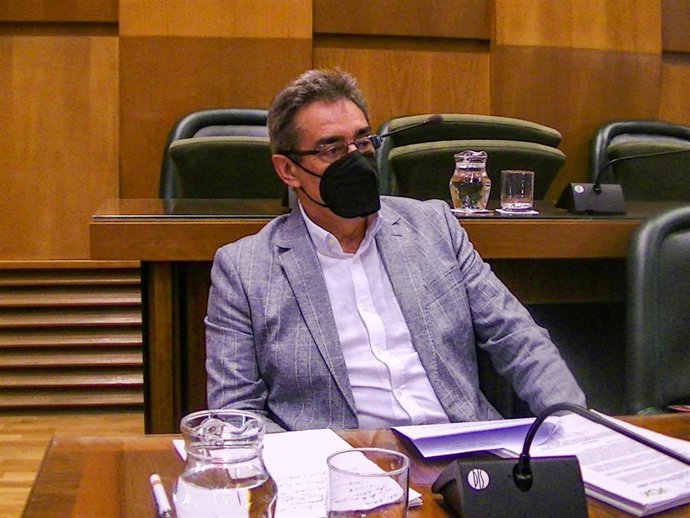 Archivo - El portavoz de VOX en el Ayuntamiento de Zaragoza, Julio Calvo.