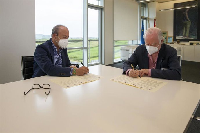 El Consejero De Industria, Turismo, Innovación, Transporte Y Comercio, Javier López Marcano, Firma Un Convenio Con El Presidente De La Cámara Minera, José Ramón Berasategui