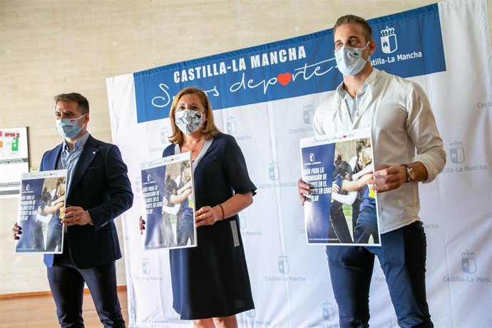 La Consejera De Educación, Cultura Y Deportes, Rosa Ana Rodríguez, Junto Al Árbitro Javier Alberola, Presenta En Rueda De Prensa La Guía De Promoción De Valores En El Deporte Escolar.