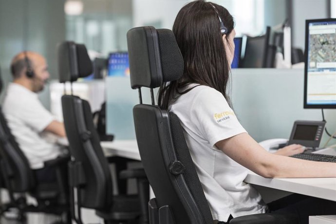 Archivo - Granada.- Sucesos.- Cortada en ambos sentidos la GR-6102 a su paso por Gor tras caer un cable de telefonía a la vía