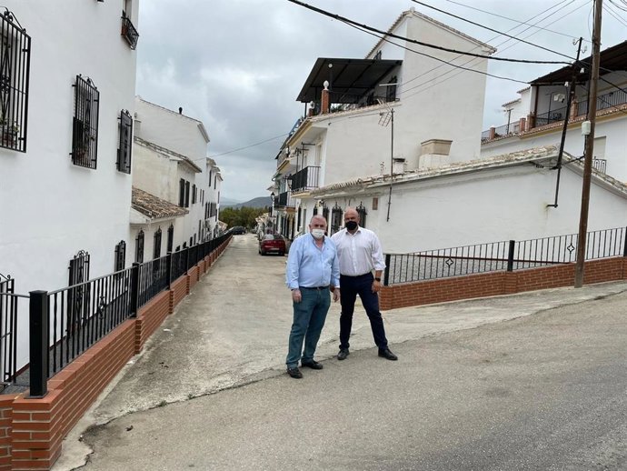 El diputado provincial Manuel Marmolejo visita Periana junto al alcalde, Rafael Torrubia