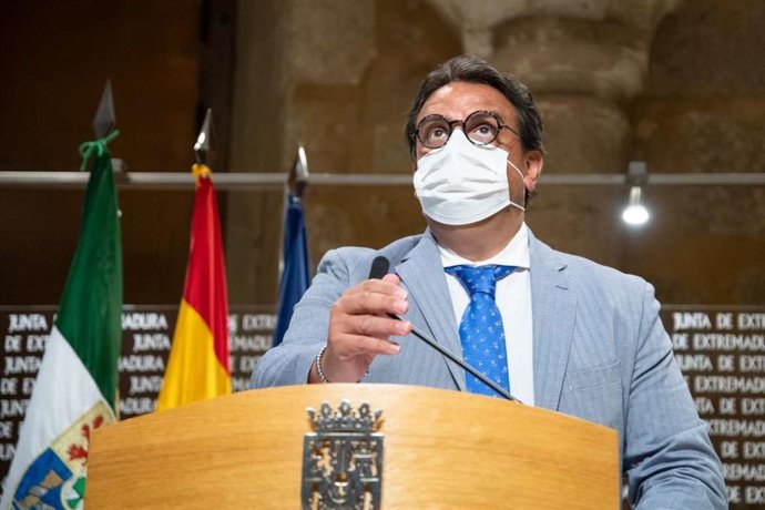 El consejero de Sanidad, José María Vergeles, en la rueda de prensa de este miércoles.