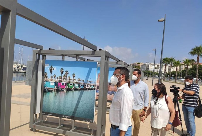 La exposición 'Cádiz quiere verte' en La Línea.