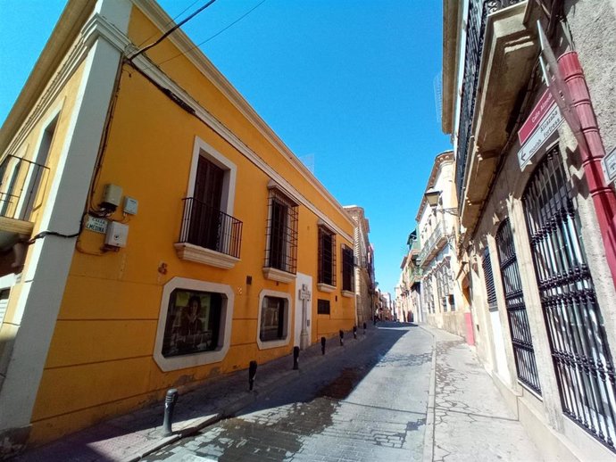 Calle de la Almedina, en el casco histórico de Almería.