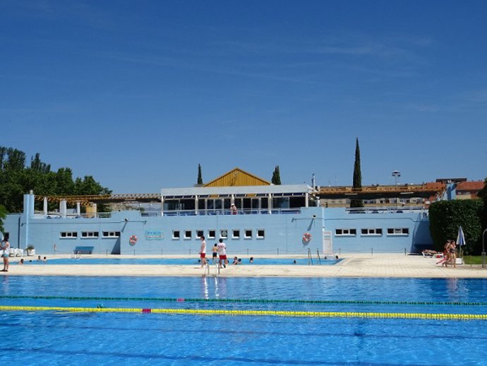 Piscina de la Ciudad Deportiva de Huesca.