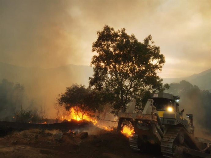 Rural.- El operativo gallego suministró 86.800 litros de agua a las motobombas para la extinción del fuego de Ávila