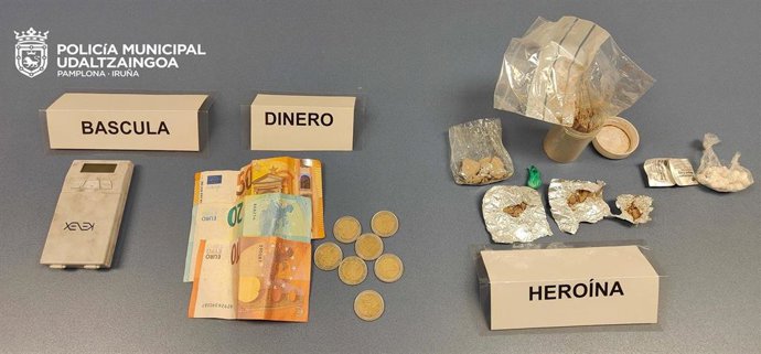 Material incautado al detenido.