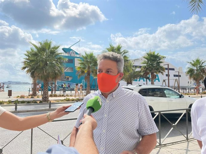 El portavoz de Ciudadanos en el Ayuntamiento de Ibiza, José Luis Rodríguez Poblador, en declaraciones a los medios.