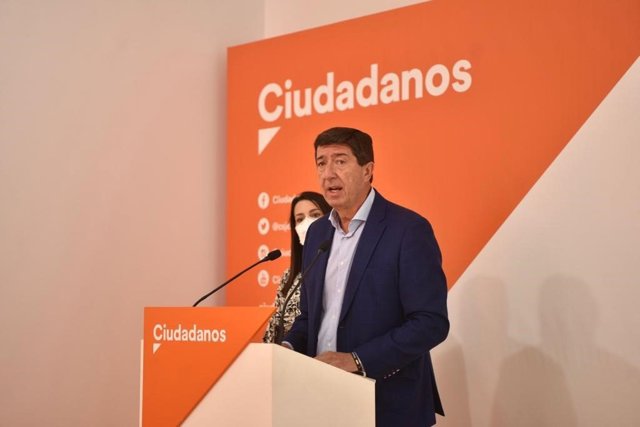 El vicepresidente de la Junta de Andalucía y consejero de Turismo, Regeneración, Justicia y Administración Local, Juan Marín, durante su visita a Jerez de la Frontera.