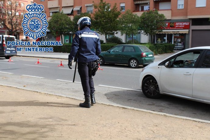Patrulla de Policía Nacional en la zona norte de Granada capital
