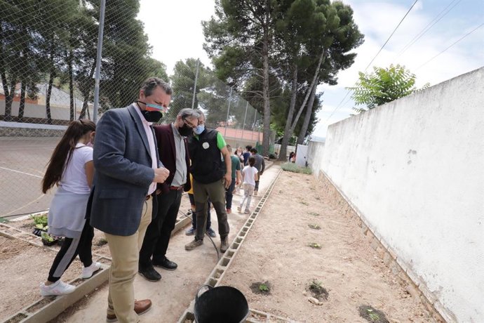 Imagen de archivo de la visita a un huerto escolar de un colegio de Alcaudete