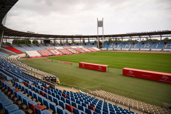Interior del Estadio de los Juegos del Mediterráneo.
