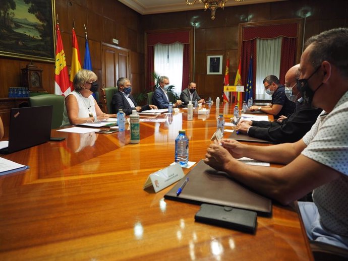Imagen de los asistentes a la reunión, celebrada en la sede de la Subdelegación del Gobierno en Zamora