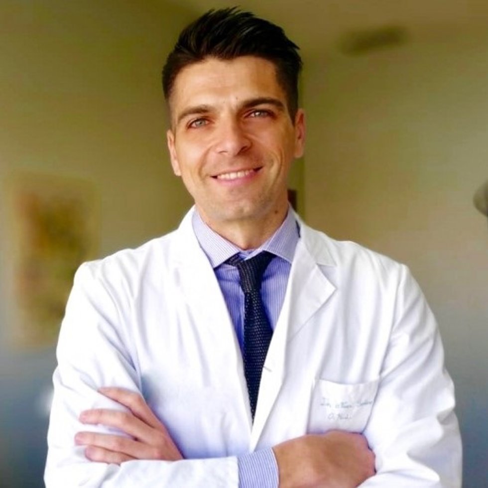 El especialista en Otorrinolaringología de Quirónsalud Sagrado Corazon de Sevilla, Juan Maza.