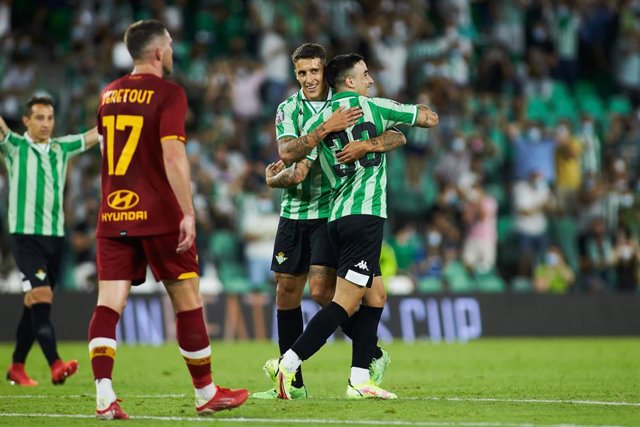 Robert of Real Betis celebrates a goal with teammates during the friendly football match played between Real Betis Balompie and AS Rome at Benito Villamarin stadium on august 07, 2021, in Sevilla, Spain.
